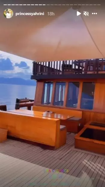 kapal pinisi sewaan Syahrini © 2021 Instagram