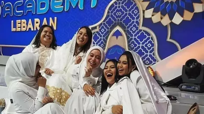 Potret persahabatan Aty Kodong dan Lesty Instagram Potret persahabatan Aty Kodong dan Lesty Instagram