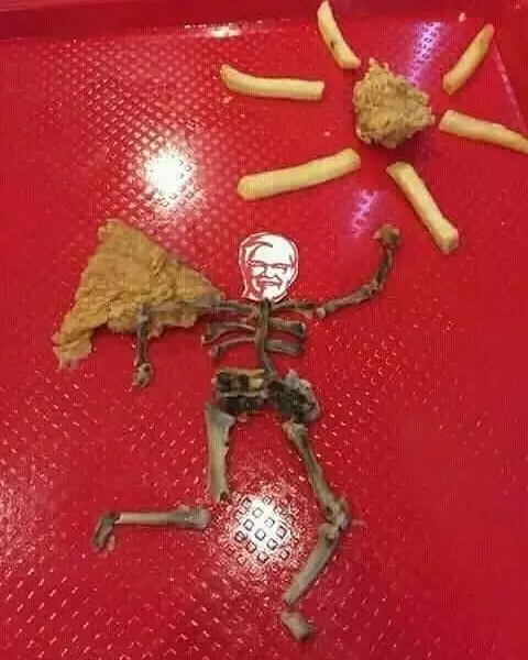 potret absurd makan ayam © 2021 berbagai sumber potret absurd makan ayam © 2021 berbagai sumber