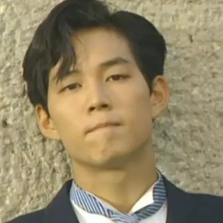 potret masa muda Lee Jung-jae dari berbagai sumber