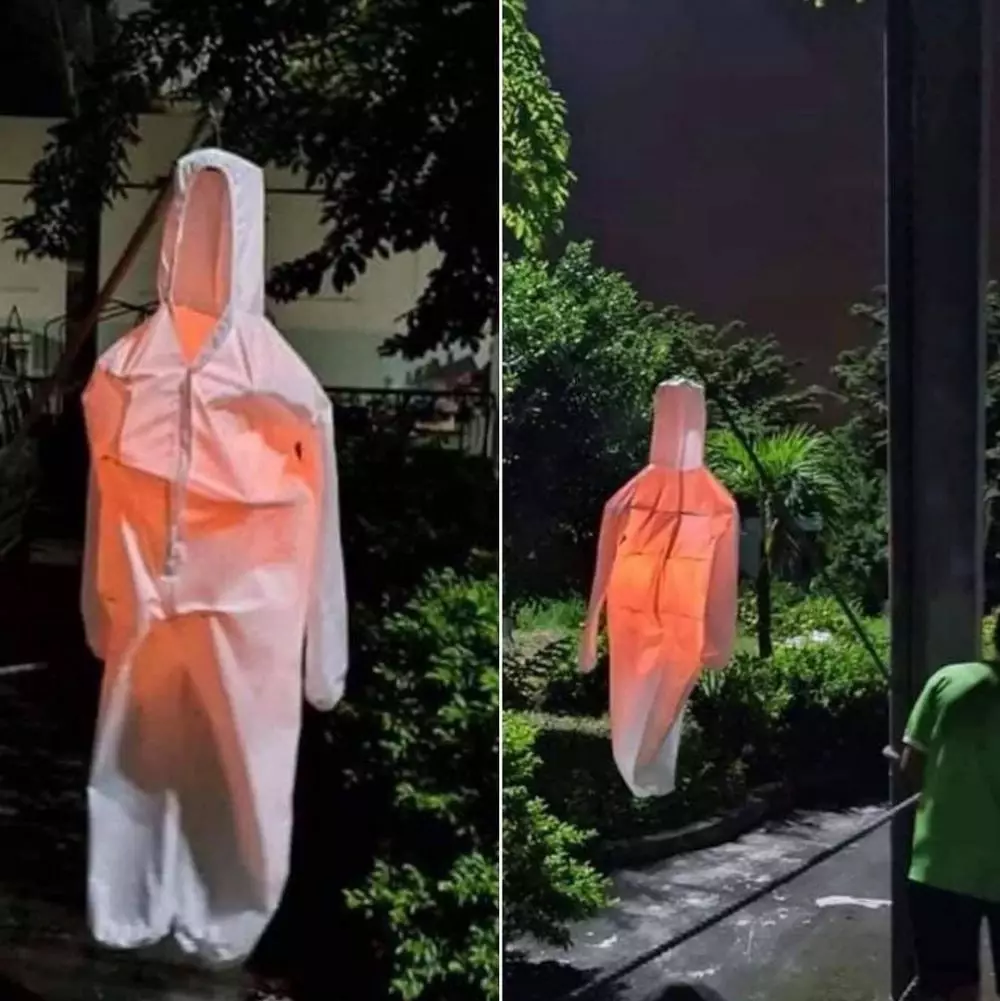 benda kalau difoto malam hari jadi serem © 2021 instagram.com