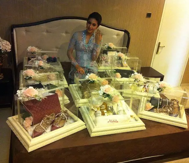 Potret seserahan lamaran seleb dari berbagai sumber