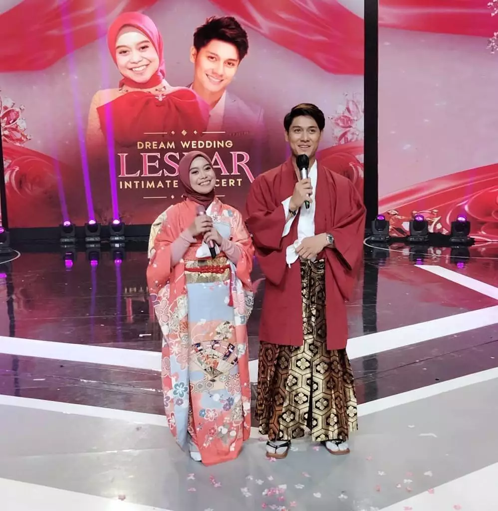 pedangdut dalam balutan kimono © 2021 berbagai sumber