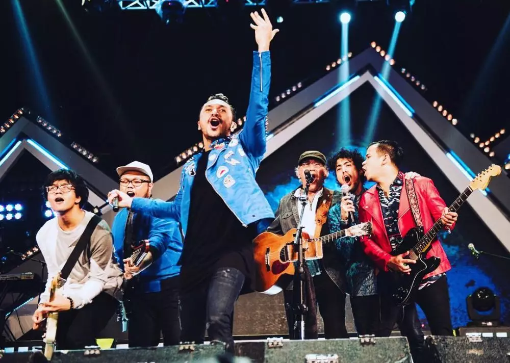 Potret kenangan Randy dan Giring Nidji Instagram © 2021 brilio.net Potret kenangan Randy dan Giring Nidji Instagram © 2021 brilio.net