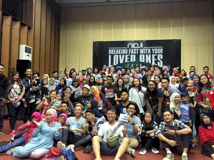 Potret kenangan Randy dan Giring Nidji Instagram © 2021 brilio.net Potret kenangan Randy dan Giring Nidji Instagram © 2021 brilio.net