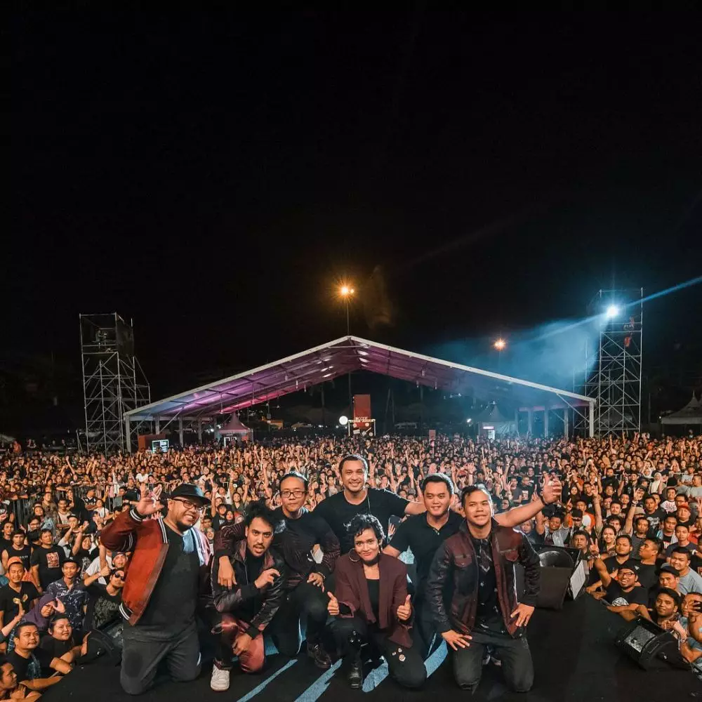 Potret kenangan Randy dan Giring Nidji Instagram © 2021 brilio.net Potret kenangan Randy dan Giring Nidji Instagram © 2021 brilio.net