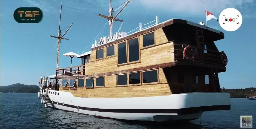 Potret kapal yang disewa 7 seleb di Labuan Bajo © 2021 brilio.net Potret kapal yang disewa 7 seleb di Labuan Bajo © 2021 brilio.net