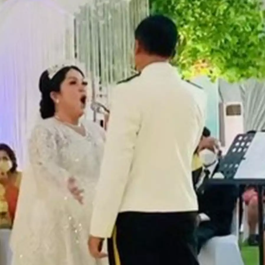 7 Momen pernikahan Joy Tobing dan Kolonel Cahyo Permono, penuh khidmat
