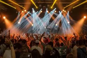 Pemerintah izinkan konser musik dan gelaran skala besar, cek syaratnya