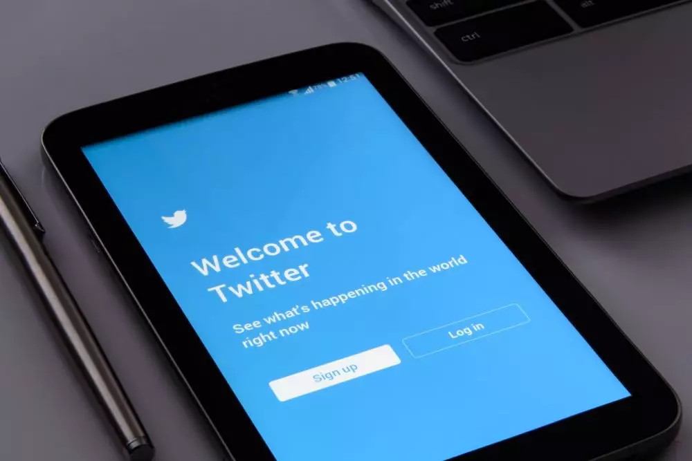 Facebook hingga Twitter pakai logo warna biru, ini 5 folosofinya berbagai sumberb Facebook hingga Twitter pakai logo warna biru, ini 5 folosofinya berbagai sumberb