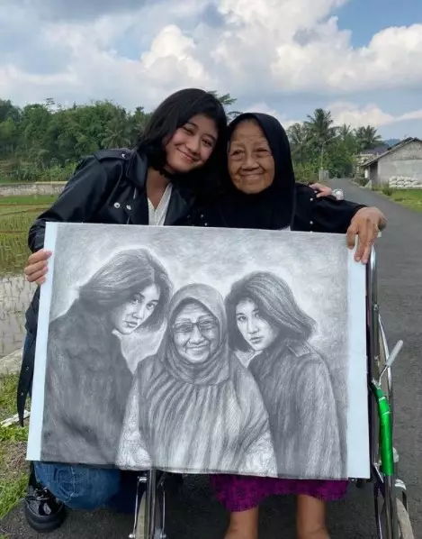 kembaran artis ini jadi seleb tanpa kontroversi dari berbagai sumber kembaran artis ini jadi seleb tanpa kontroversi dari berbagai sumber