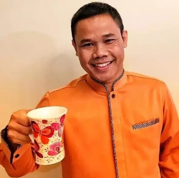 seleb ini beralih profesi jadi petani dari berbagai sumber