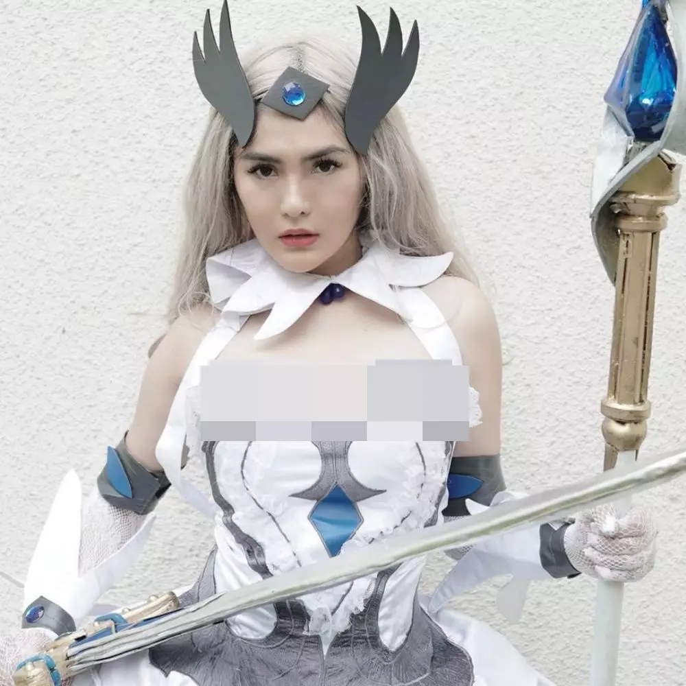 seleb cantik cosplay game dari berbagai sumber seleb cantik cosplay game dari berbagai sumber