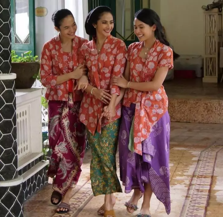 inspirasi kebaya ala Maudy Ayunda dari berbagai sumber