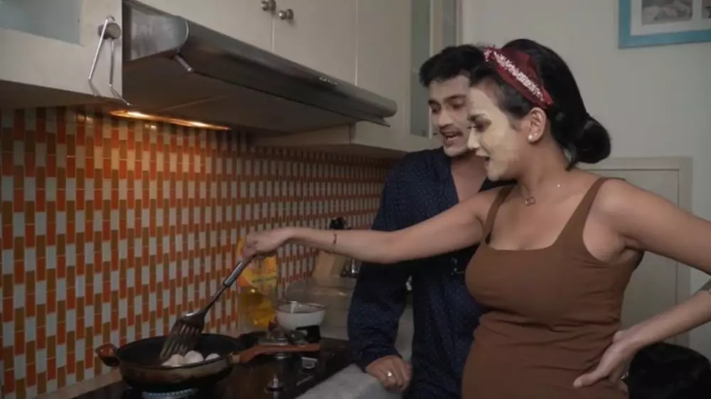 cara Vanessa Angel menata dapur Berbagai sumber 