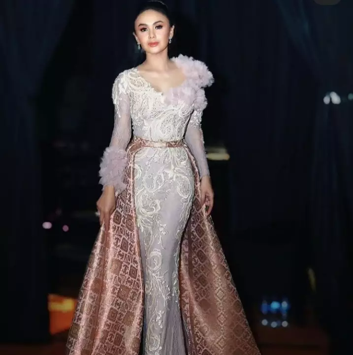 perawatan ala Yuni Shara Instagram/@yunishara