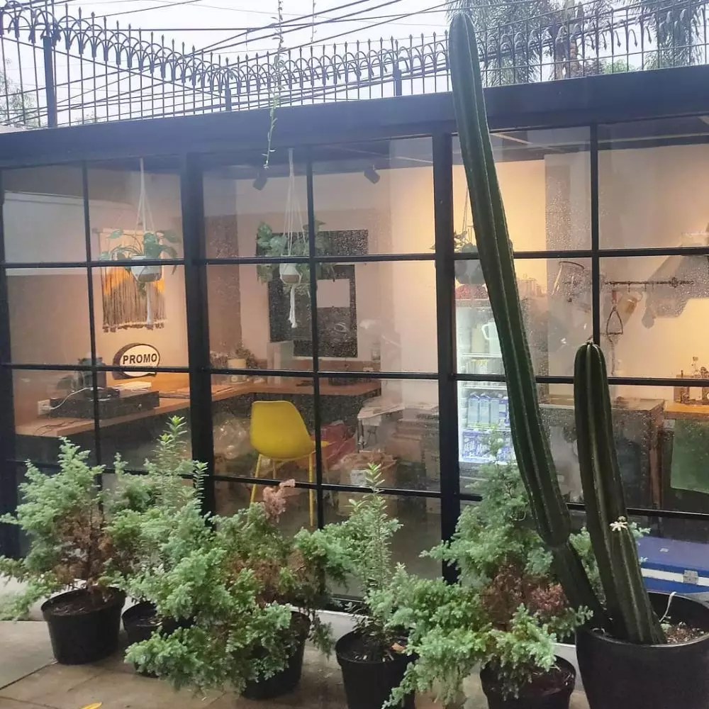 coffee shop Fenita Arie © 2021 brilio.net coffee shop Fenita Arie © 2021 brilio.net