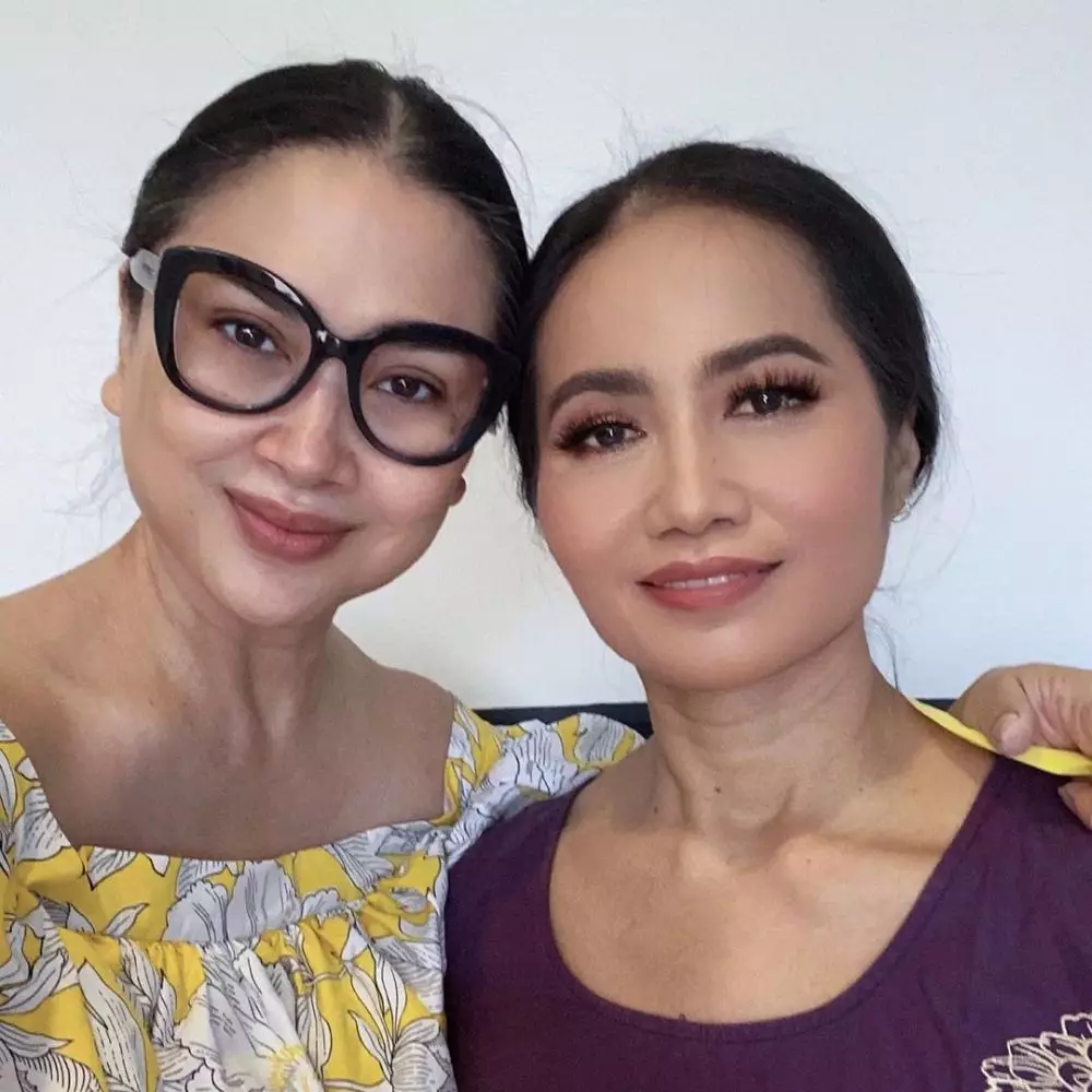 momen titi dj rias wajah asisten © instagram