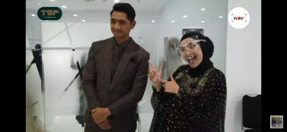 Zaskia Sungkar bertemu dengan Arya Saloka © 2021 brilio.net Zaskia Sungkar bertemu dengan Arya Saloka © 2021 brilio.net