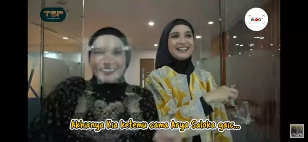 Zaskia Sungkar bertemu dengan Arya Saloka © 2021 brilio.net Zaskia Sungkar bertemu dengan Arya Saloka © 2021 brilio.net