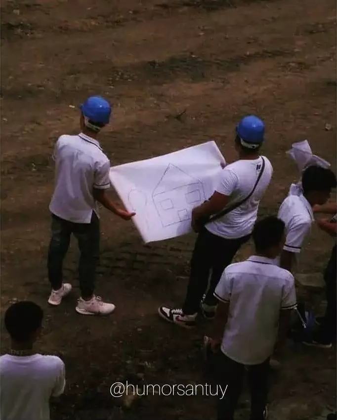 bapak-bapak pada kumpul untuk alasan absurd © 2021 instagram.com