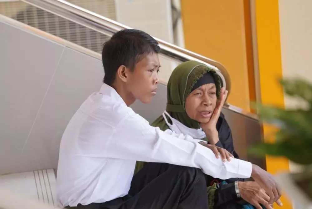 Ibu temani peserta CPNS © Instagram Ibu temani peserta CPNS © Instagram