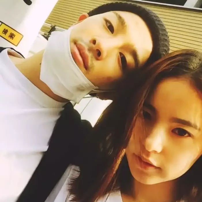 Potret romantis Taeyang dan Min Hyo-rin dari berbagai sumber