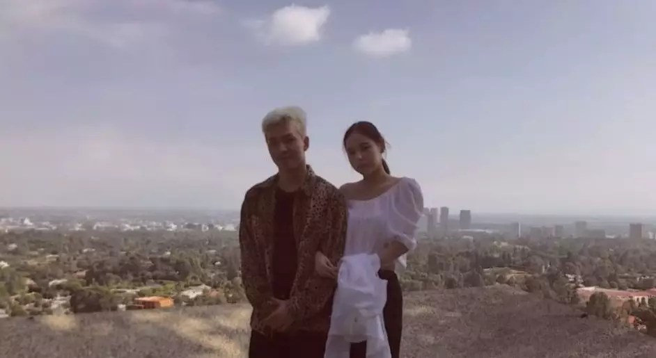 Potret romantis Taeyang dan Min Hyo-rin dari berbagai sumber