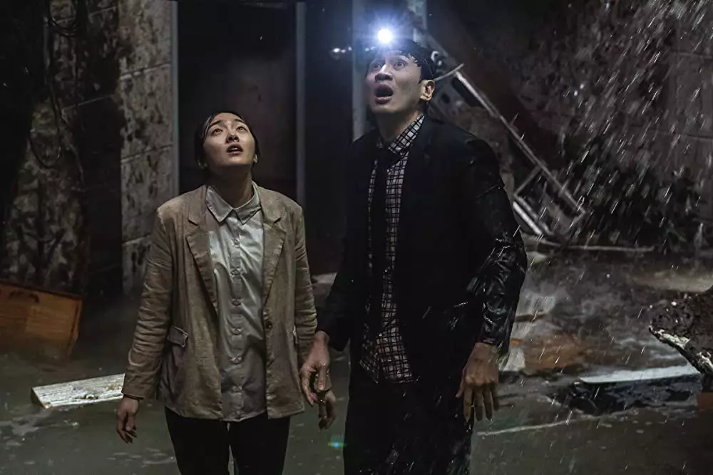 7 fakta film bencana Sinkhole berbagai sumber 7 fakta film bencana Sinkhole berbagai sumber