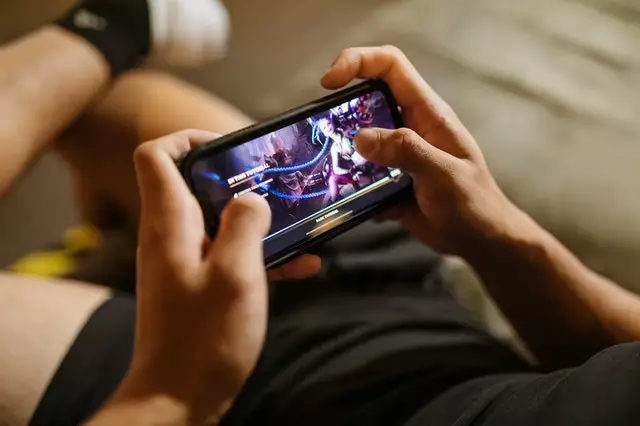 5 Perangkat mobile gaming yang wajib dimiliki para gamers berbagai sumber