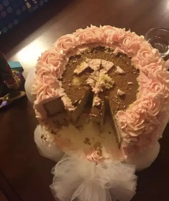 bikin perfeksionis geregetan melihat potongan kue ini © 2021 berbagai sumber