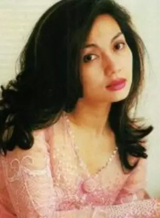 potret masa muda Nia Daniaty dari berbagai sumber