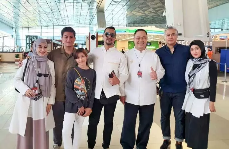 momen kompak annisa trihapsari dan mantan suami © instagram