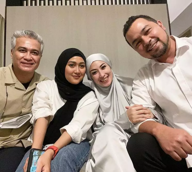 momen kompak annisa trihapsari dan mantan suami © instagram