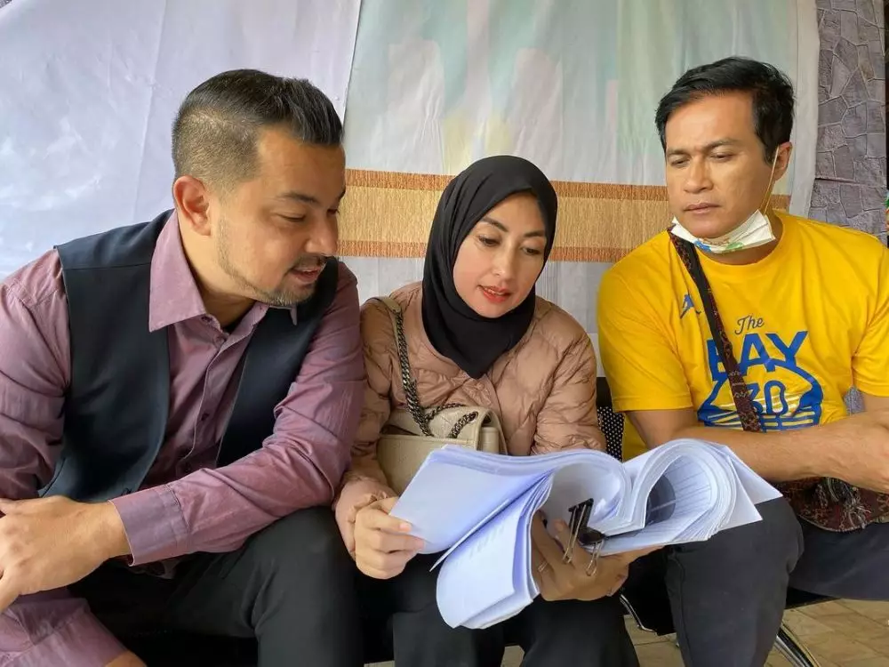 momen kompak annisa trihapsari dan mantan suami © instagram