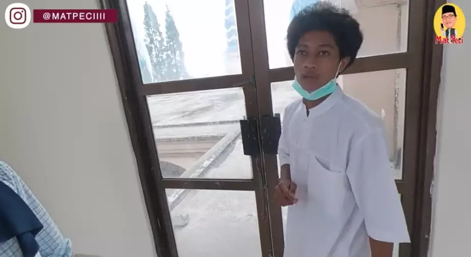 raja emoh terlihat kaya © 2021 Berbagai Sumber raja emoh terlihat kaya © 2021 Berbagai Sumber