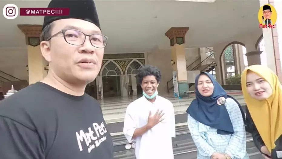 raja emoh terlihat kaya © 2021 Berbagai Sumber raja emoh terlihat kaya © 2021 Berbagai Sumber