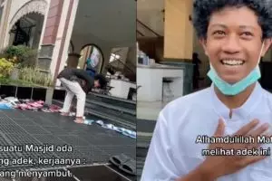 Kisah Raja 'penata sandal masjid' yang viral, emoh terlihat kaya