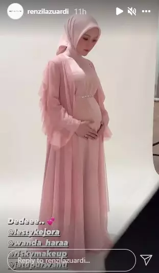 Momen pemotretan Nagita, Paula, Aurel, dan Lesty © berbagai sumber