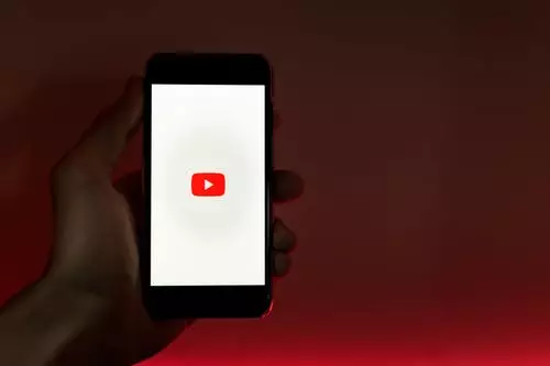 Youtube blokir konten antivaksin © 2021 Berbagai Sumber