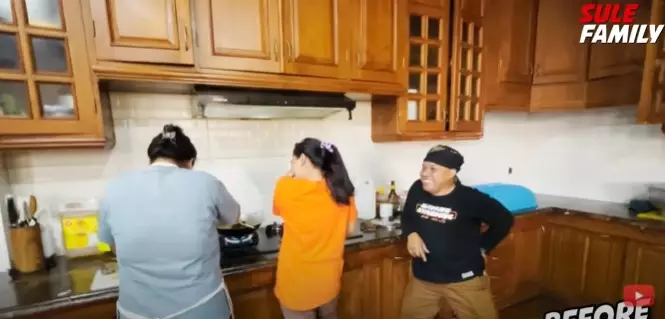 potret dapur Nathalie Holscher sebelum dan sesudah renovasi © YouTube/Sule Family