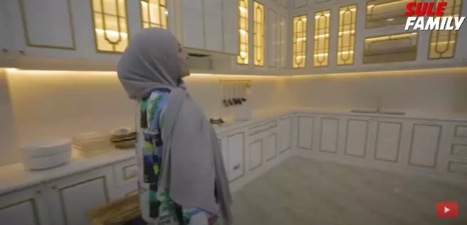 potret dapur Nathalie Holscher sebelum dan sesudah renovasi © YouTube/Sule Family