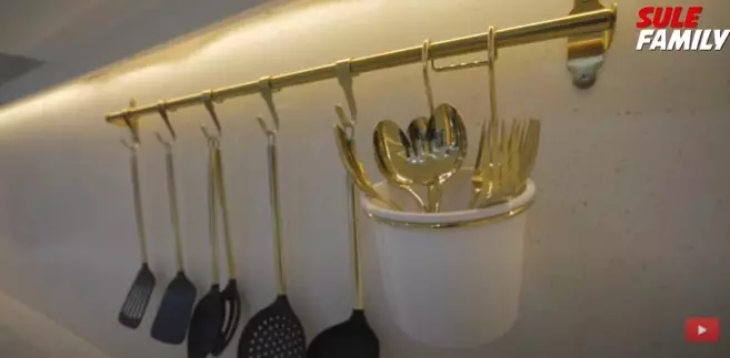 potret dapur Nathalie Holscher sebelum dan sesudah renovasi © YouTube/Sule Family