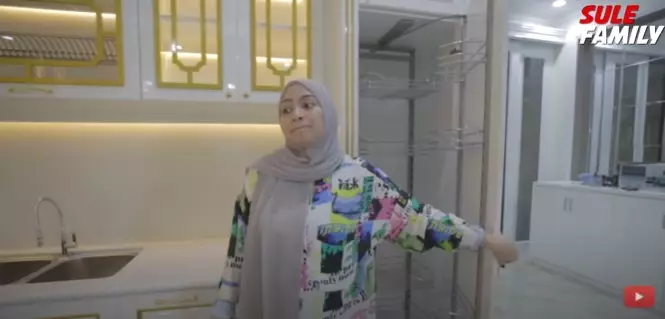 potret dapur Nathalie Holscher sebelum dan sesudah renovasi © YouTube/Sule Family