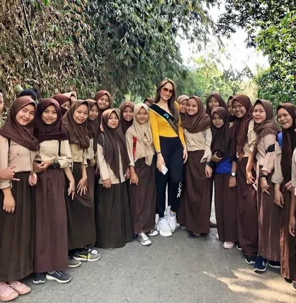 Aksi sosial Cinta Laura dari berbagai sumber