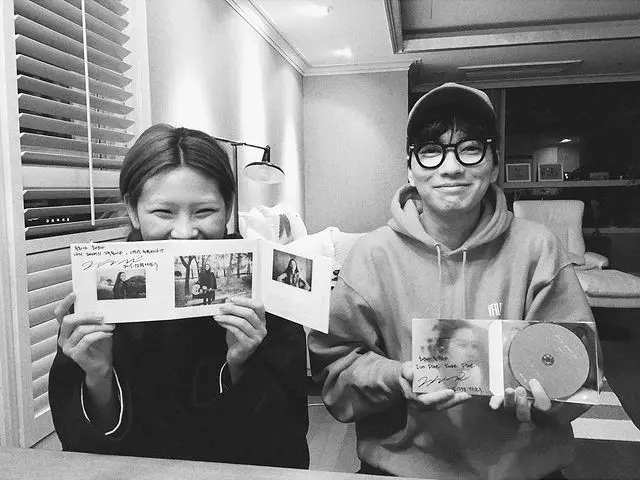 momen Jung Ho-yeon dan Lee Dong-hwi dari berbagai sumber momen Jung Ho-yeon dan Lee Dong-hwi dari berbagai sumber