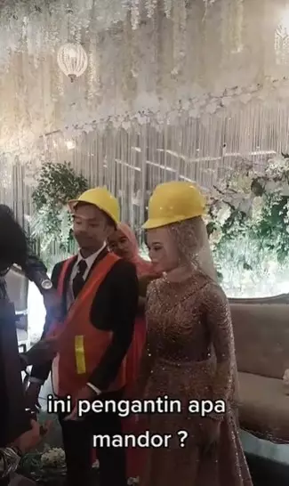 Anak teknik gelar resepsi nikah © 2021 TikTok