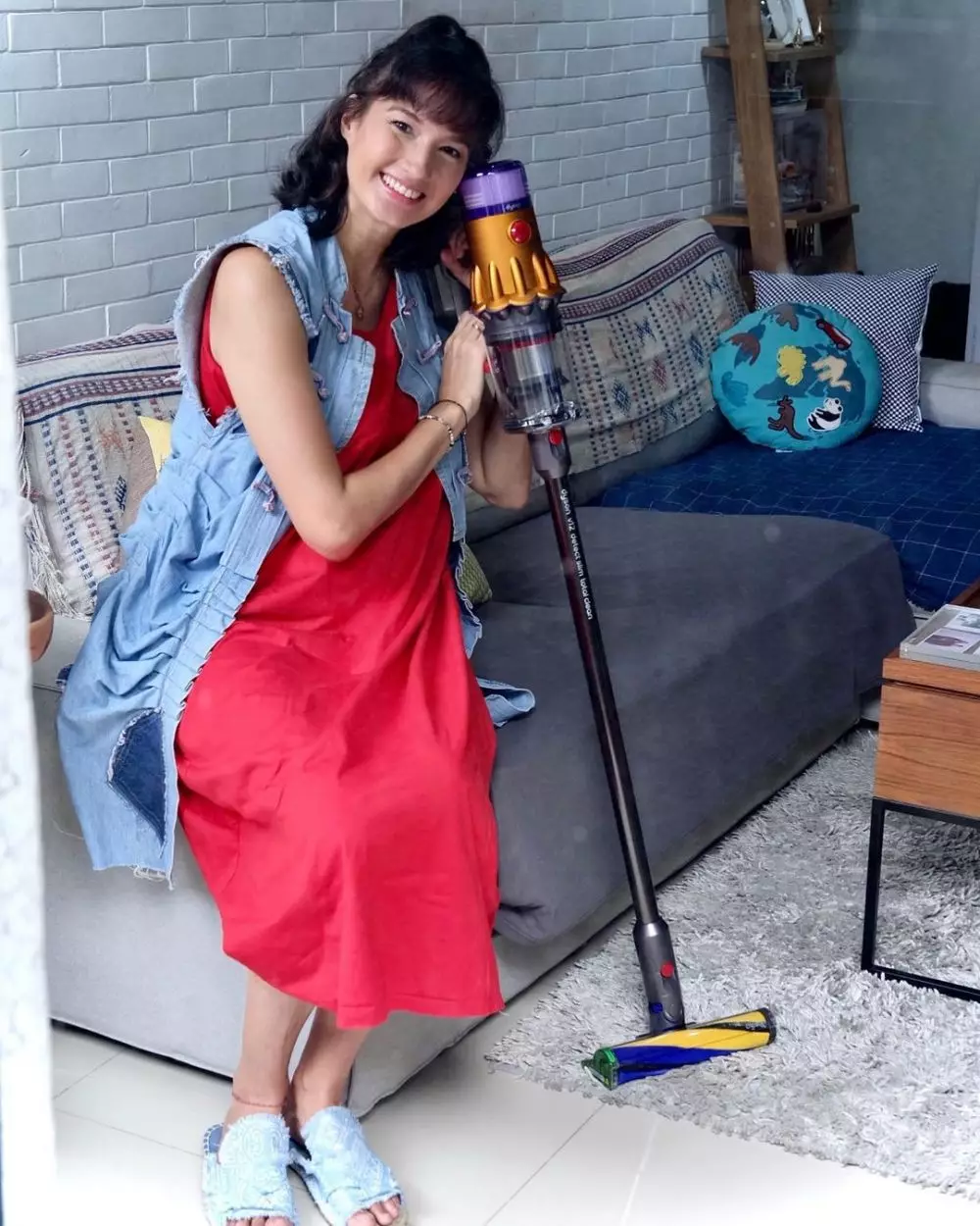 Cara Nadine Chandrawinata pilih outfit hamil © 2021 Instagram