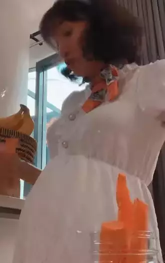 Cara Nadine Chandrawinata pilih outfit hamil © 2021 Instagram