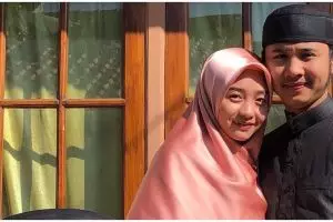 9 Momen Ega dan Rafly D'Academy kulineran di mobil, romantis abis